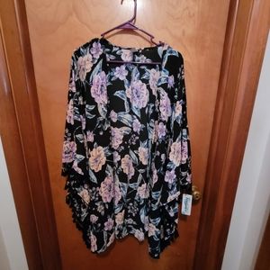 (1x) NWT Freshwater Floral Kimono Cover Up